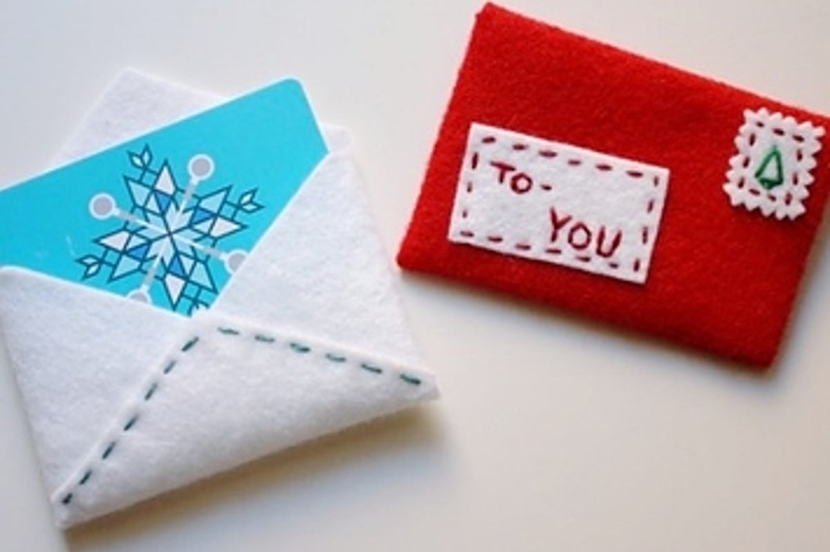 Creative Ways to Give a Gift Card: Make It Special